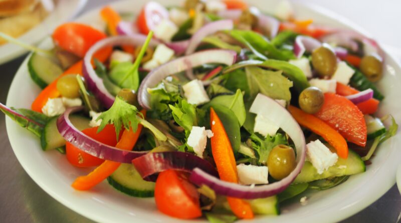 5 Receitas de Salada Fitness: Uma Abordagem Saudável e Deliciosa para sua Rotina Alimentar